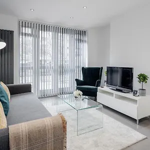 https://3-bedroom-apartment-in-stratford-city.brighton-hotels-england.com